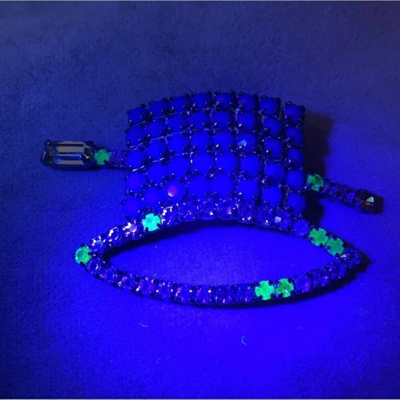 KJL Kenneth Jay Lane Top Hat Brooch Pin - Picture 8 of 8